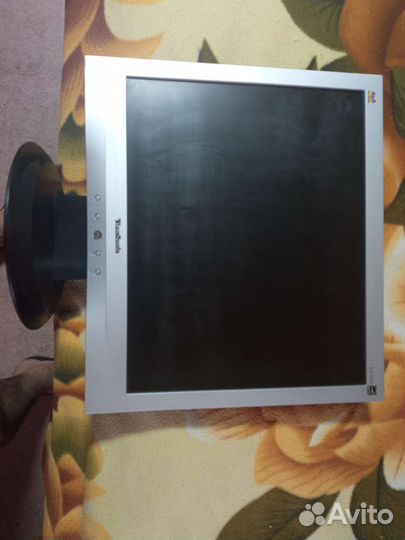 Монитор со встроенными динамиками viewsonic va703m