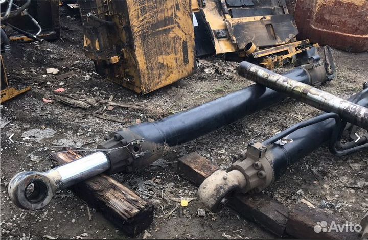 Гидроцилиндр рукояти CAT 336 DL