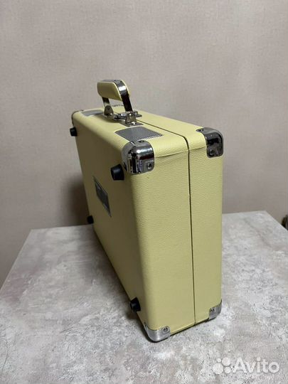 Проигрыватель виниловых пластинок