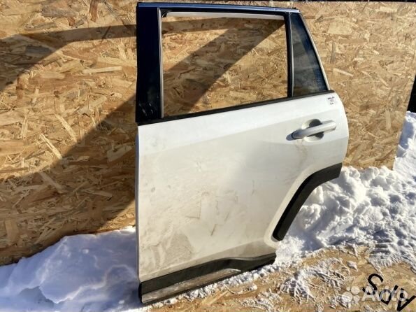 Дверь пассажирская задняя левая Тойота рав 4 50