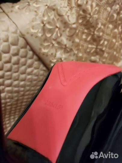 Туфли на каблуках лабутены