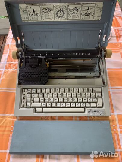Пишущая машинка Olivetti