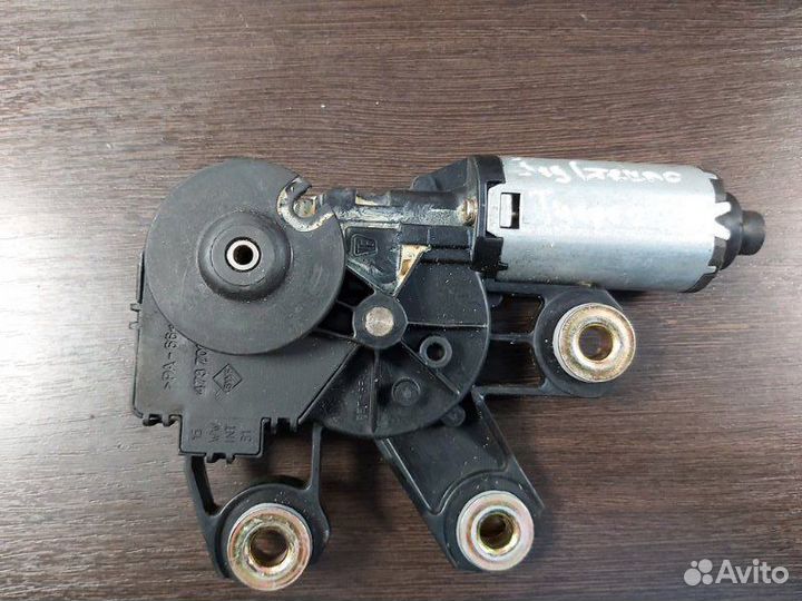 Моторчик стеклоочистителей задний Volkswagen