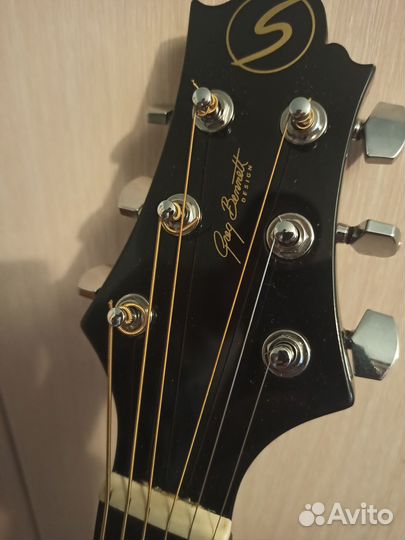 Акустическая гитара