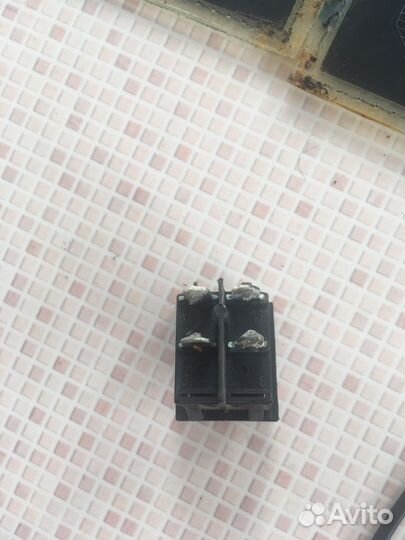 Переключатели тумблеры кнопки