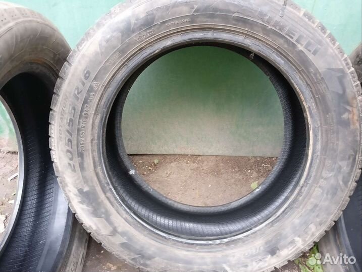 Pirelli Carrier 20.5/55 R16