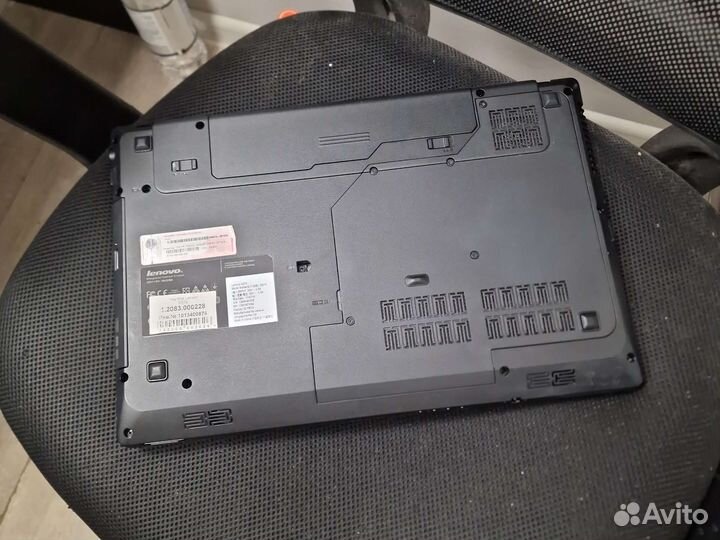 Lenovo g570 15.6/i5/8/ssd/Radeon