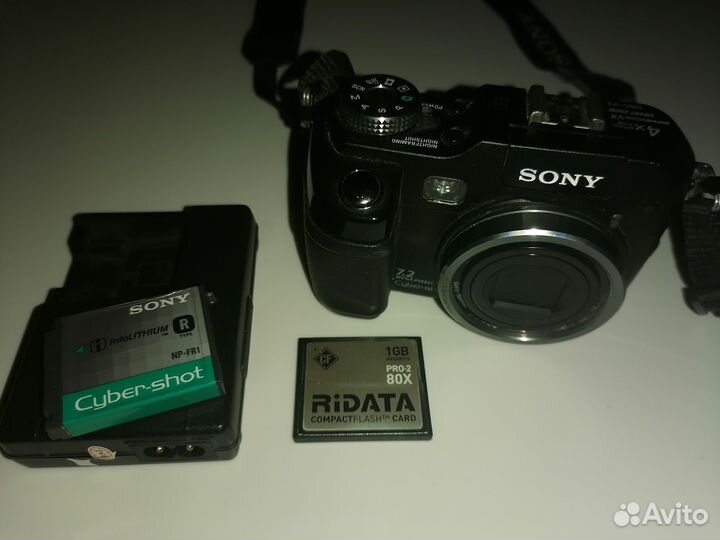 Фотоаппарат Sony DSC-V3