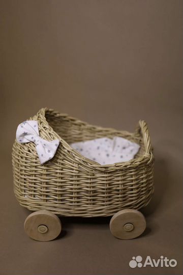 Плетеная люлька для кукол