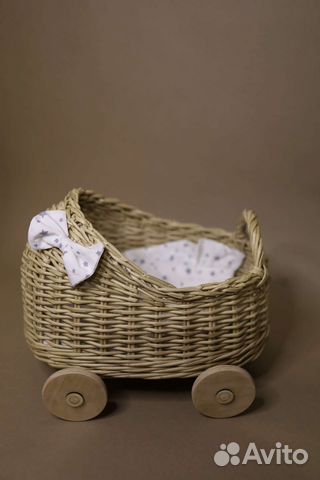 Плетеная люлька для кукол