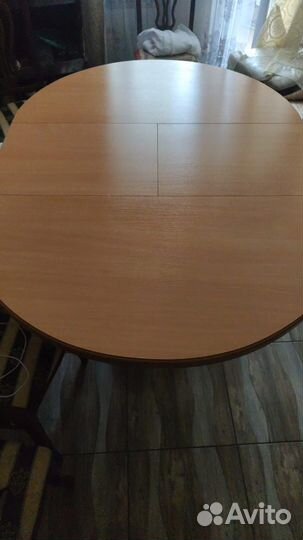 Кухонный стол