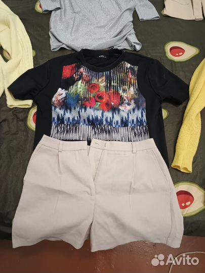 Платья и костюмы женские 44-46 размер