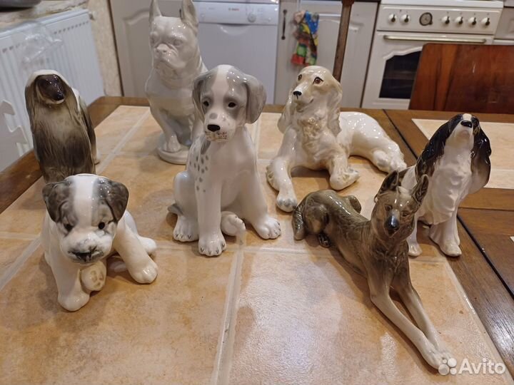 Фарфоровые статуэтки Собаки