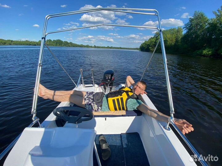 Аренда лодки с капитаном/2500 за час