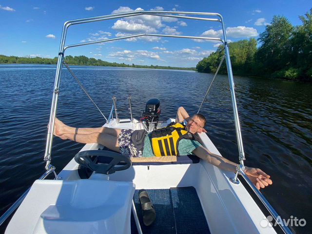 Аренда лодки с капитаном/2500 за час