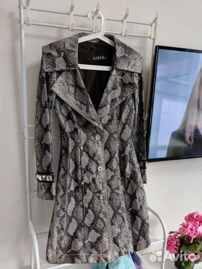 Gizia плащ текстиль 40/42 стразы Swarovski