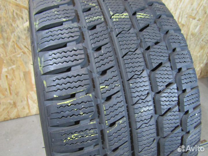 Kumho I'Zen KW27 245/35 R19