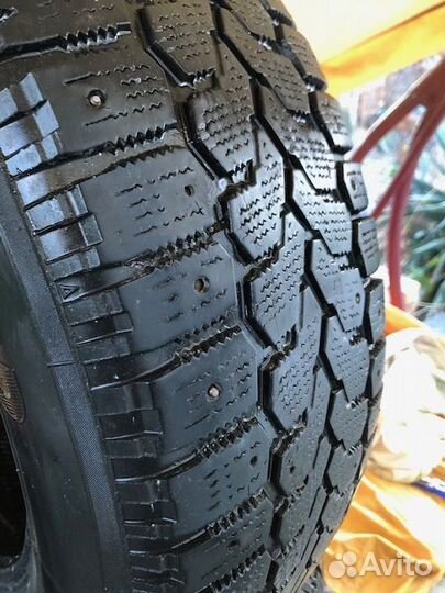 Yokohama Ice Guard F700Z 215/70 R16 100Q