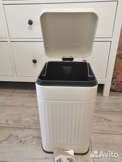 Мусорный бак zara