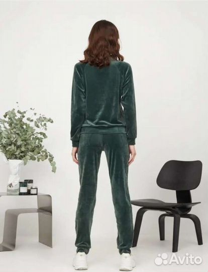 Костюм спортивный велюровый