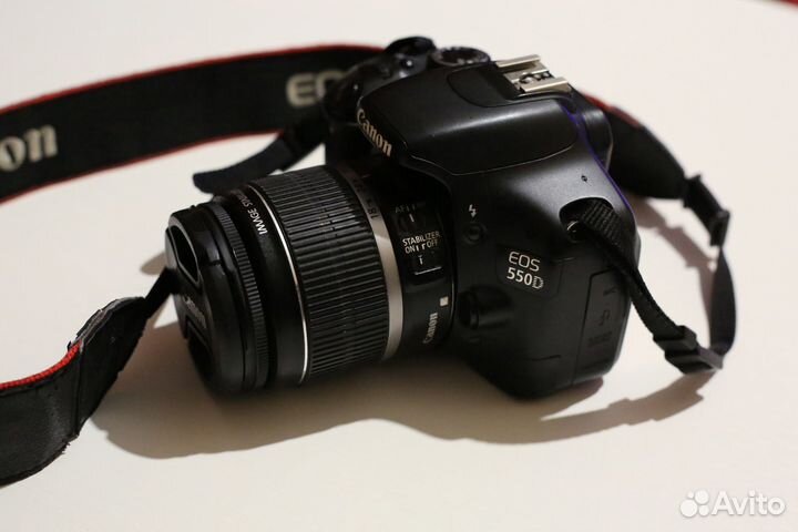 Canon eos 550d +Kit EF-S 18-55mm +аксессуары