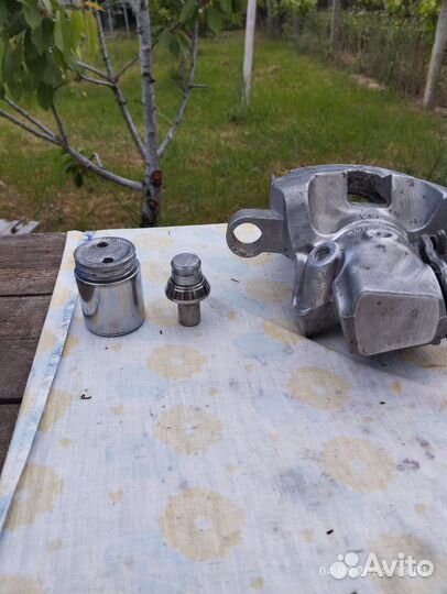 Суппорт тормозной задний правый Ситроен с5х7