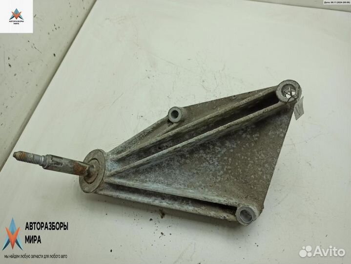 Кронштейн кпп Renault Laguna 2 2001 8200000023