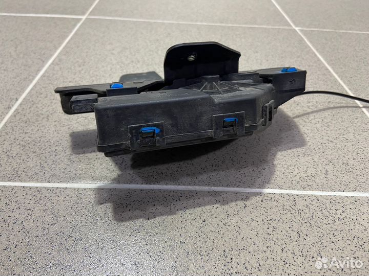 Замок крышки багажника BMW X5 E53