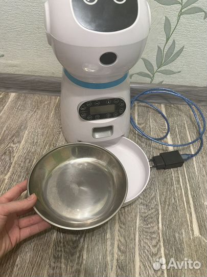 Автоматическая кормушка для животных