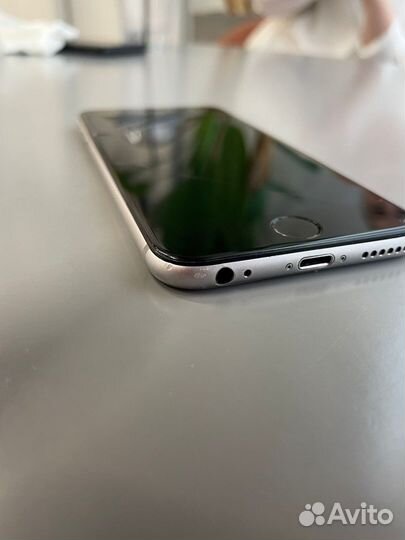 Телефон iPhone 6