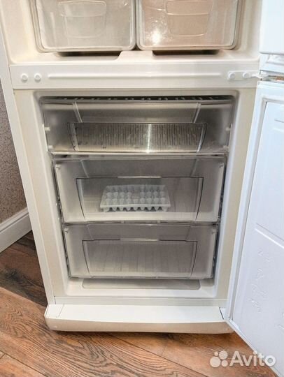 Холодильник indesit