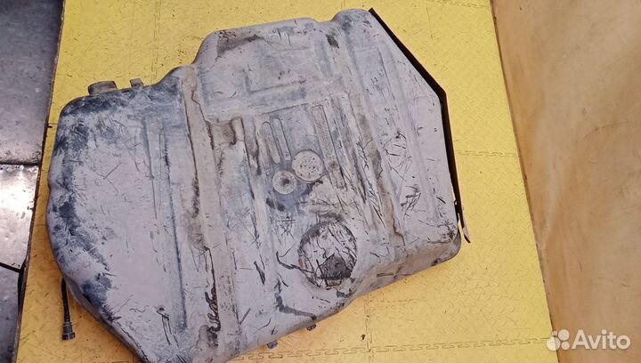 Бак топливный Carisma (DA)