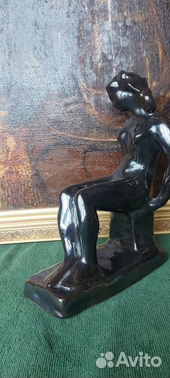 Статуэтка обнаженная натурщица обливная керамика