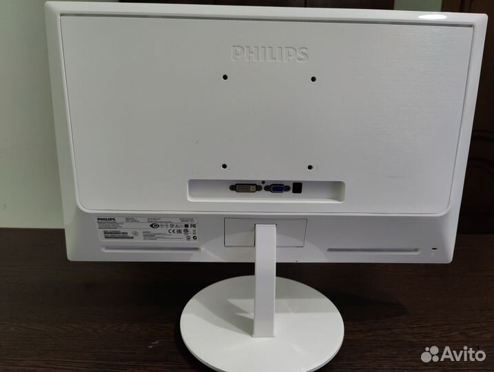 Монитор Philips 224E5Q