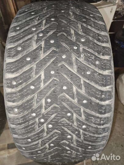 Nokian Tyres Hakkapeliitta 8 225/40 R19 и 255/35 R19