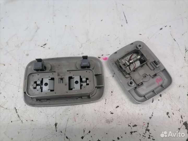 Светильник салона Nissan Bluebird 14