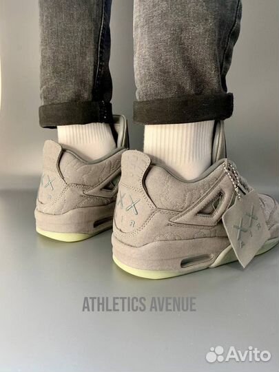 Кроссовки Nike Air Jordan 4 Retro Kaws