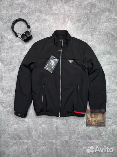 Лёгкая куртка Prada бомбер