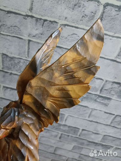 Статуэтка из дерева Орёл