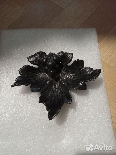 Чугунная пепельница 2