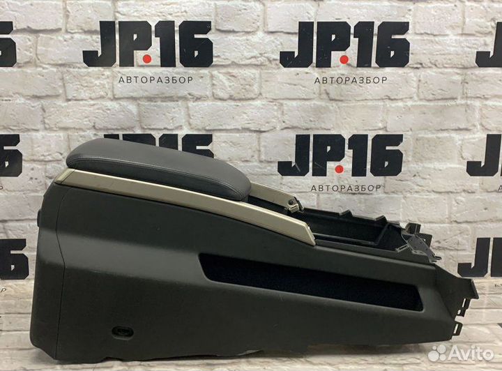 Подлокотник Infiniti Qx56 JA60 VK56DE 2005