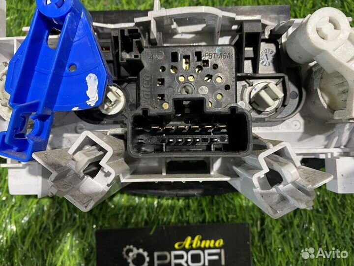 Блок управления отопителем Renault Duster