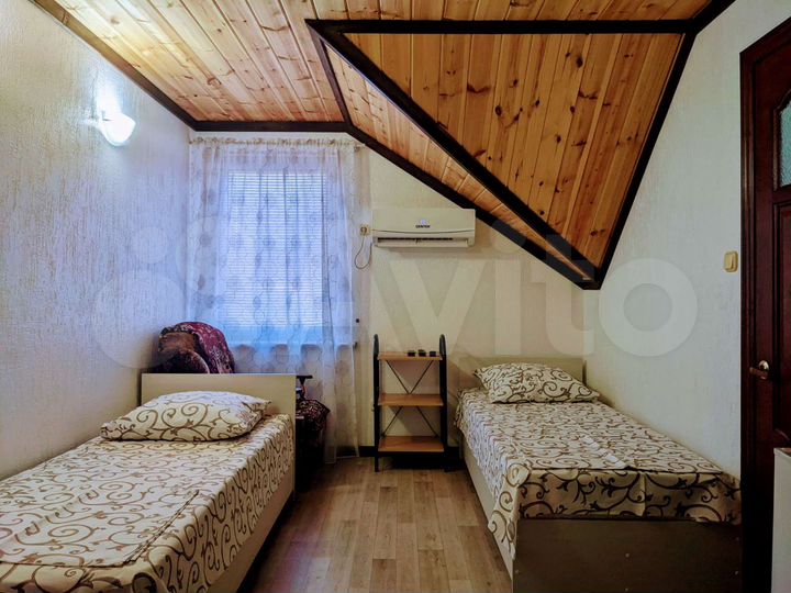 Комната 18 м² в 1-к., 2/2 эт.