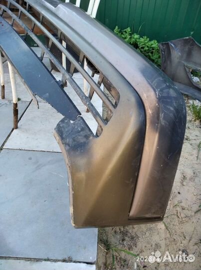 Бампер передний Мерседес 124