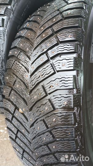 Michelin X-Ice North 4 SUV 235/65 R17