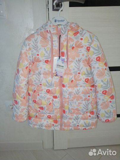 Куртка для девочки новая, размер 122