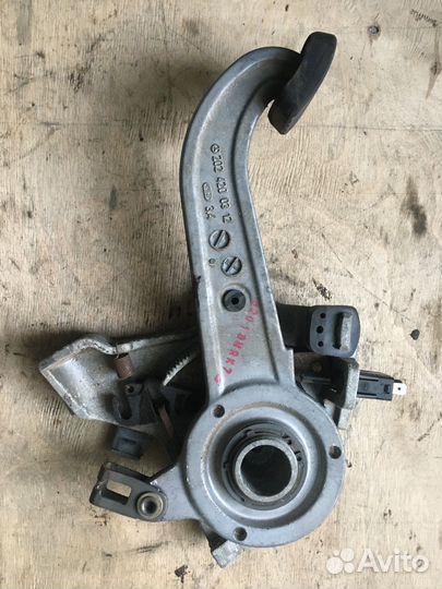 Рычаг педаль стояночного тормоза Mercedes W220