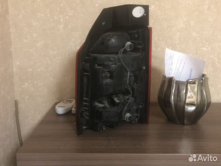 Задний фонарь volkswagen мультиван