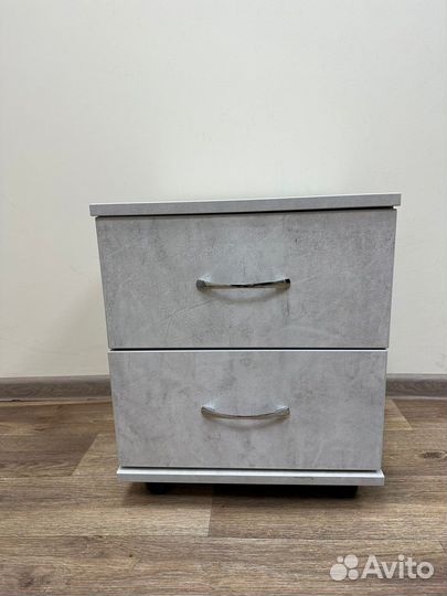 Тумба прикроватная