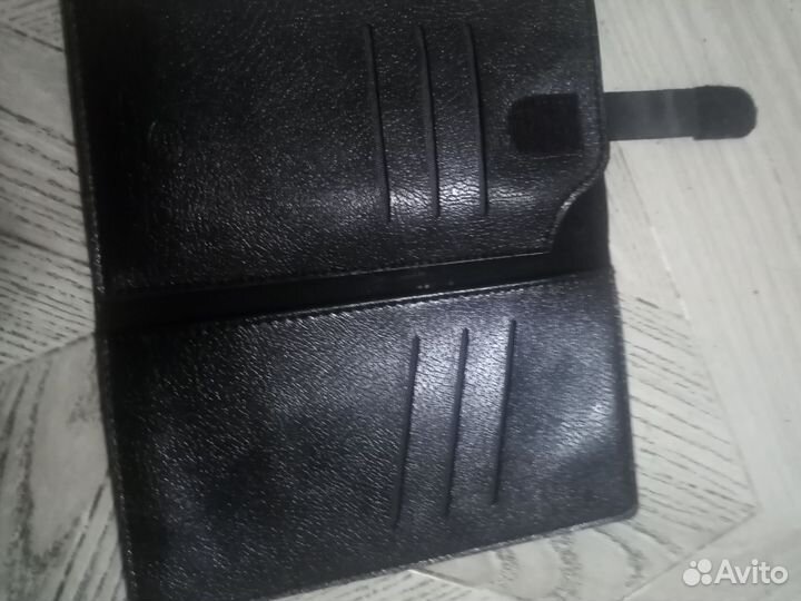 Кожаный чехол на телефон